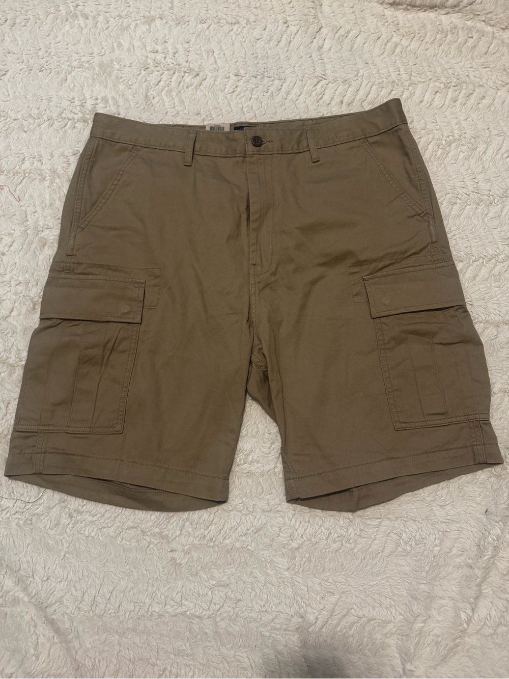 Levi’s Carrier Cargo Shorts Khaki Tan Utility Gorpcore Men’s 38 new without tag